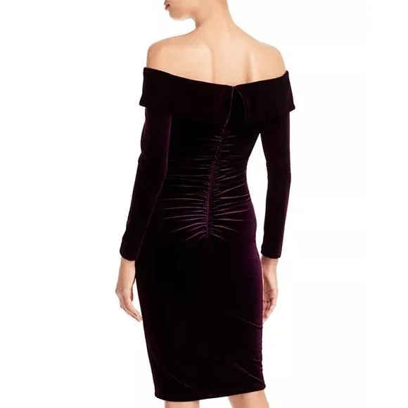 AQUA Formal Plum Velvet Off Shoulder Dress Size 2 NWT - Picture 3 of 7
